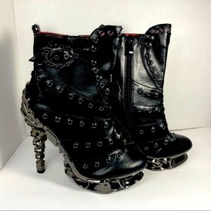 Hades.    Raven.    Size 7.   Used